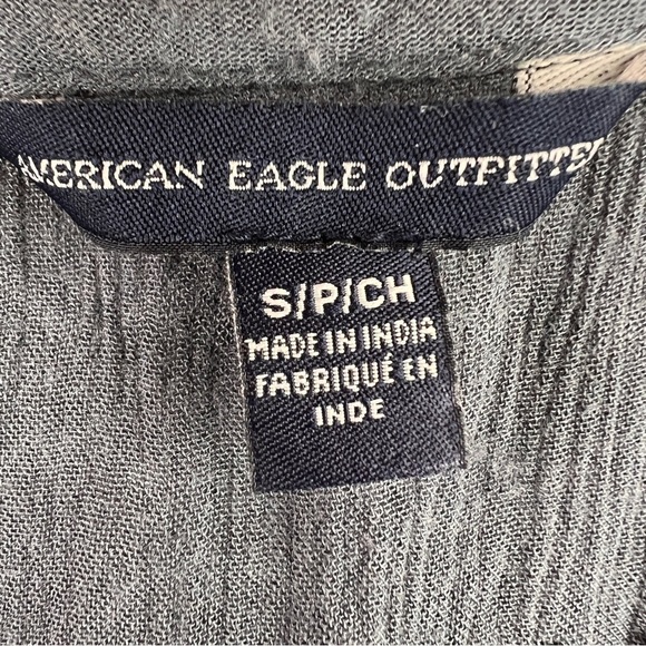 AMERICAN EAGLE OUTFITTERS Blue Cropped Smocked Embroidered top W/tie. Small - Picture 4 of 7